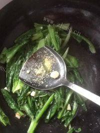 美味的清炒油麦菜做法图解6)