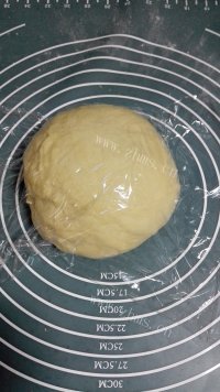 自制豆沙小餐包做法图解4)