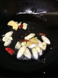 香气浓郁的土豆炖鸡块做法图解5)
