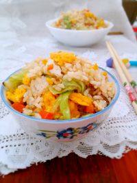 美味的包菜蛋炒饭