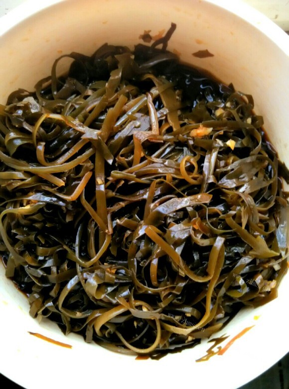 可口的凉拌海带丝