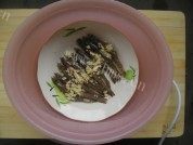 蒜蓉蒸基围虾做法图解3)