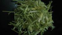 清爽的炒芹菜做法图解3)