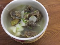 美味的山药排骨汤