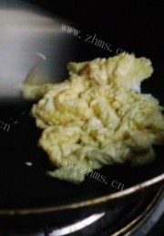 香甜可口的五彩炒饭做法图解7)