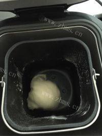 自己做的椰蓉面包卷做法图解1)