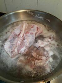 非常滋补的的萝卜排骨汤做法图解1)