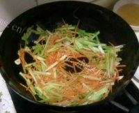 家常菜芹菜土豆丝做法图解5)