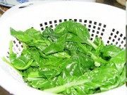 香气浓郁的蚝油芥兰做法图解2)