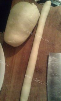 香味四溢的猪肉白菜水饺做法图解7)