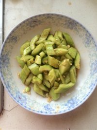 简单的凉拌黄瓜