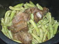家常排骨焖芸豆做法图解9)