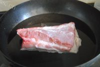 家常菜萝卜干炖肉做法图解2)