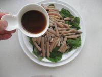 手工美食紫苏拌海参做法图解8)
