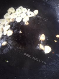 营养香菇炒甘蓝做法图解5)