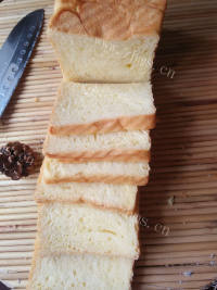 美味的柔软牛奶土司做法图解10)