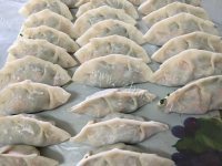美味可口红萝卜韭菜饺子做法图解4)