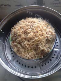 美味的米粉蒸排骨做法图解8)