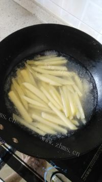 周末自制薯条做法图解3)
