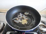 「DIY美食」西兰花炒虾仁做法图解4)