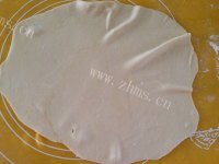 美味的葱油饼做法图解2)