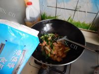 香飘十里的蒜苗炒五花肉做法图解9)