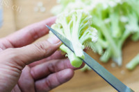 香飘十里的干煸菜花做法图解1)