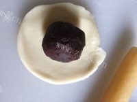 自制苏式豆沙月饼做法图解7)