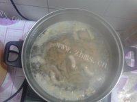 美味的枸杞猪肝瘦肉汤做法图解4)