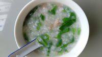 美味早餐青菜瘦肉粥