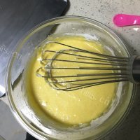 自制6寸戚风蛋糕做法图解4)