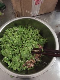 家常豆角猪肉水饺做法图解5)