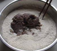 自制黑豆渣花卷做法图解1)