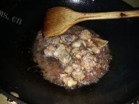 口感丰厚的土豆烧鸡腿做法图解3)