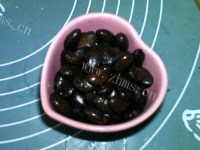 美味补肾乌发黑豆做法图解14)