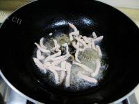 家常菜蒜薹炒肉丝做法图解6)