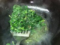 清淡的清炒菠菜做法图解3)