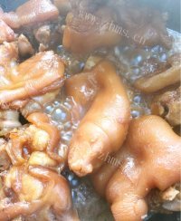 可口的红烧猪蹄做法图解5)
