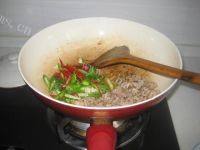 「DIY美食」芹菜炒肉做法图解6)