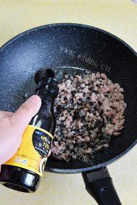 海参肉沫豆腐做法图解5)