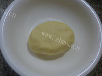 美味的鸡蛋椰蓉馅玉米粉煎饼做法图解5)