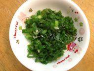 美味葱油饼做法图解2)