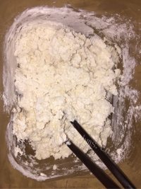 自制葱油饼做法图解1)