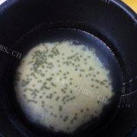 消暑的小米绿豆粥的做法图解三