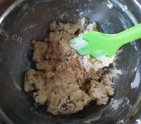 自制蔓越莓饼干做法图解7)