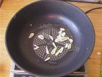 家常菜芹菜豆腐做法图解5)