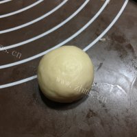 美味的奶香椰蓉老婆饼做法图解8)