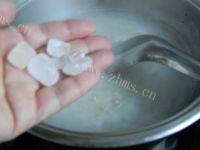 美味早餐冰糖雪梨粥做法图解5)