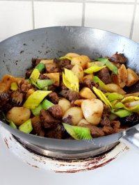 在家做的红烧牛肉做法图解15)