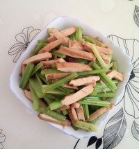 家常菜芹菜炒豆干
